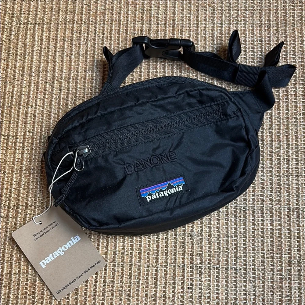 NWT Patagonia Ultralight Black Hole Mini Hip Pack Waist Fanny Pack Bag - Picture 2 of 5